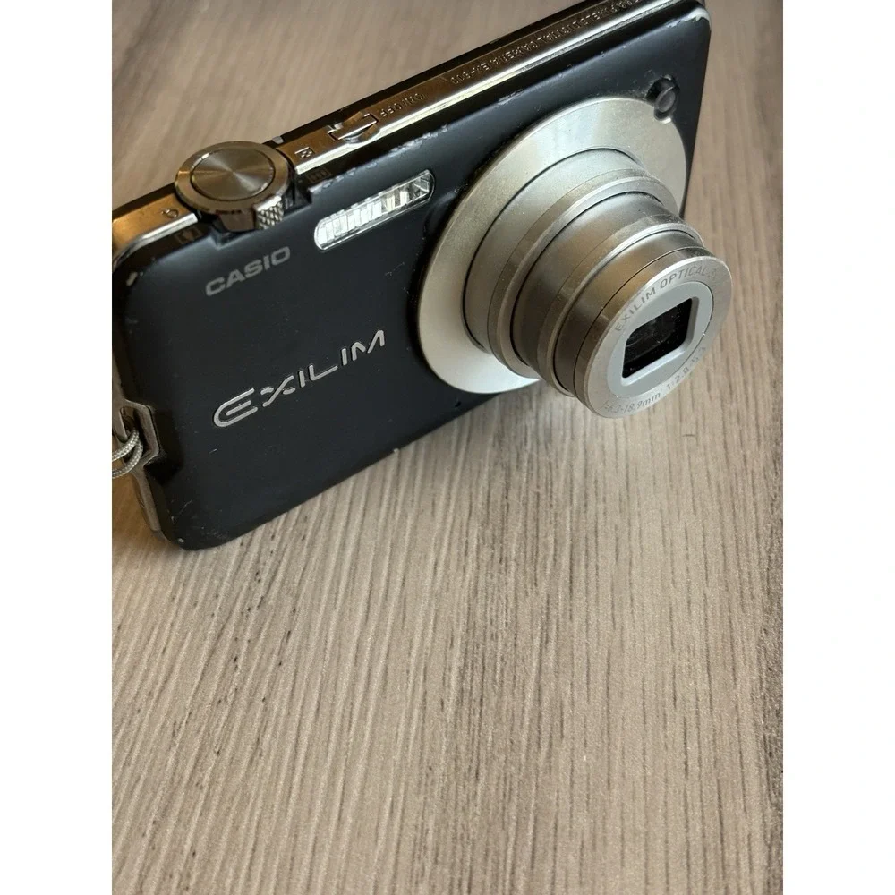 Casio Exilim EX-S10A 10.1MP Digital Camera w/ Battery Black - Tested/Works
